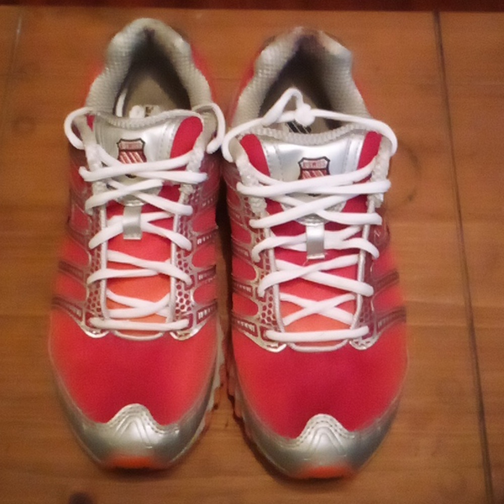 Men kswiss running sneakers size 10